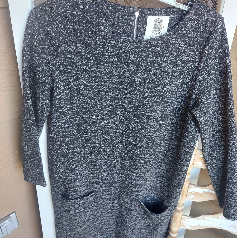 Lili's Closet black front pocket dress